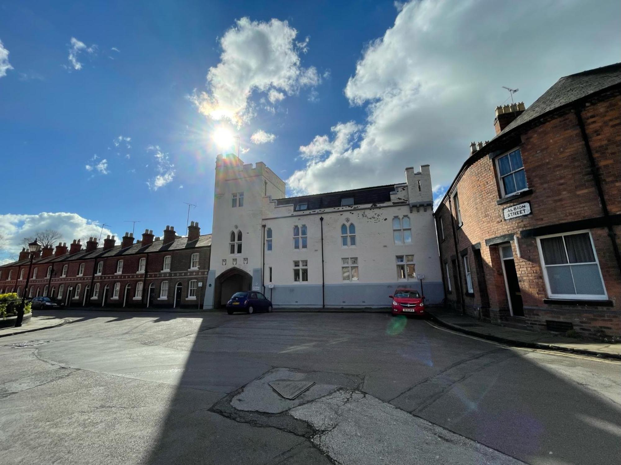 Chester Stays - Best Value Apartment With Free Parking In The Heart Of Chester Exterior photo